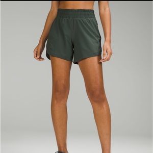 Lululemon track that high-rise lined short 5” smoked spruce